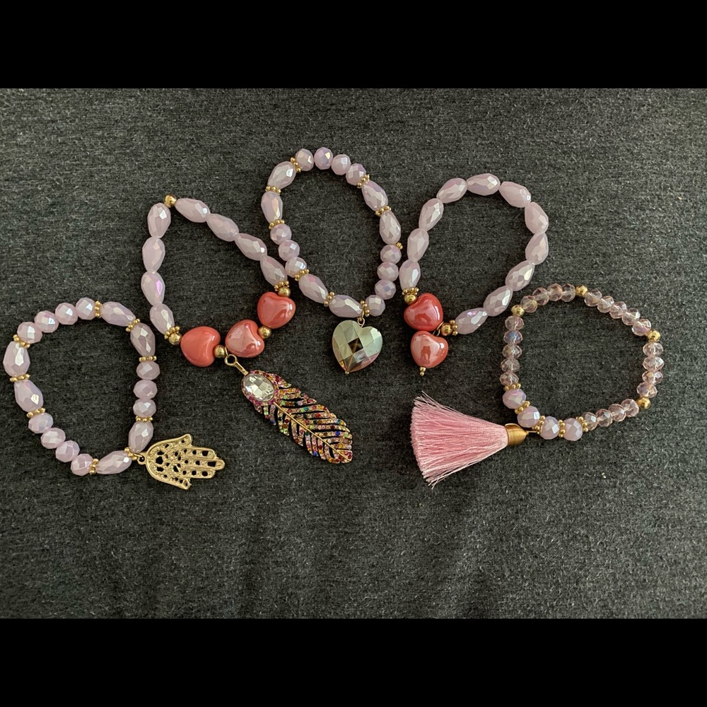 Beautiful artesanal, hand made, baby pink bracelet.